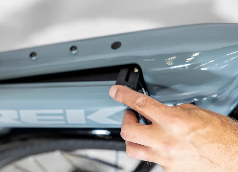 Trek District+ 3 Lowstep 400wh Electric Hybrid Bike 2023 in Battleship Blue-8